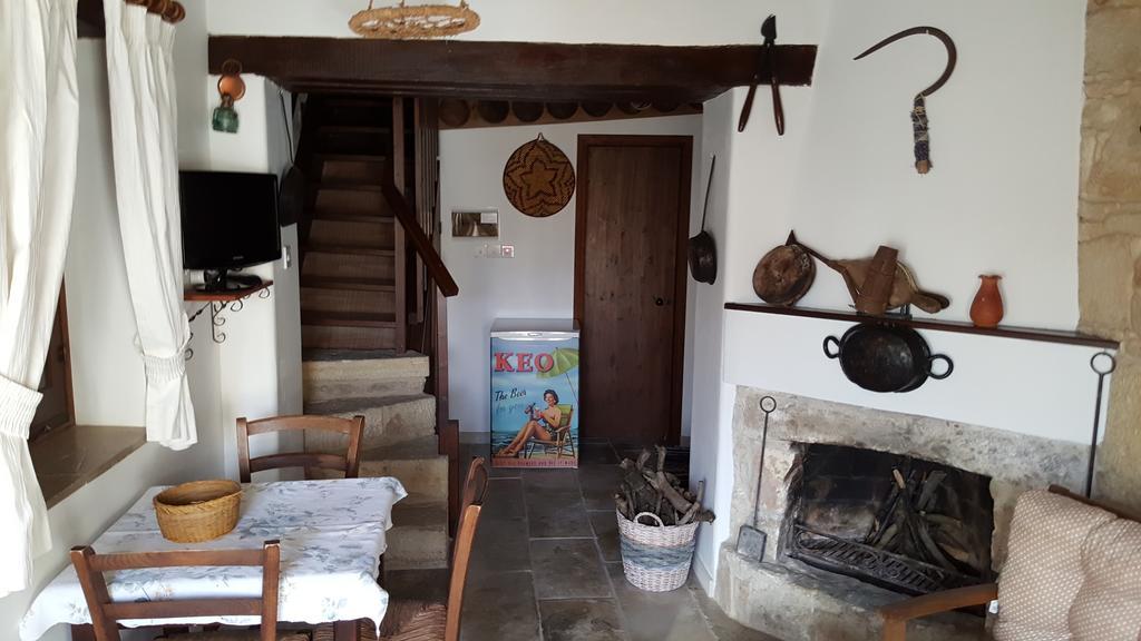 Country house Michalis Anoyia Traditional Stonehouse