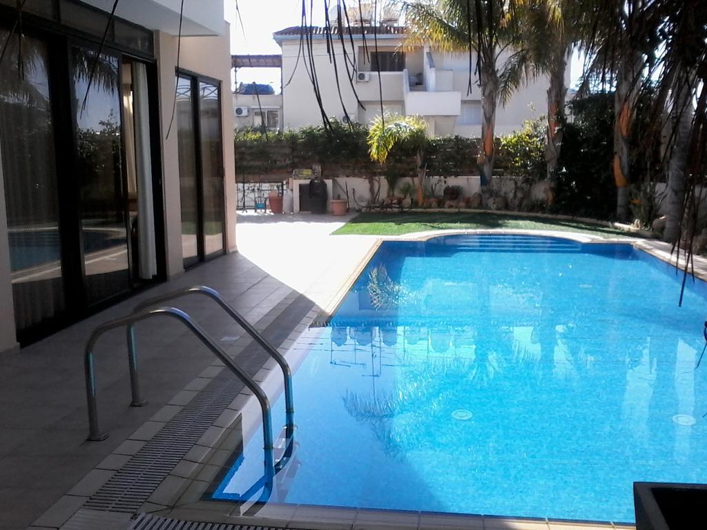 Long Beach Garden Villa *