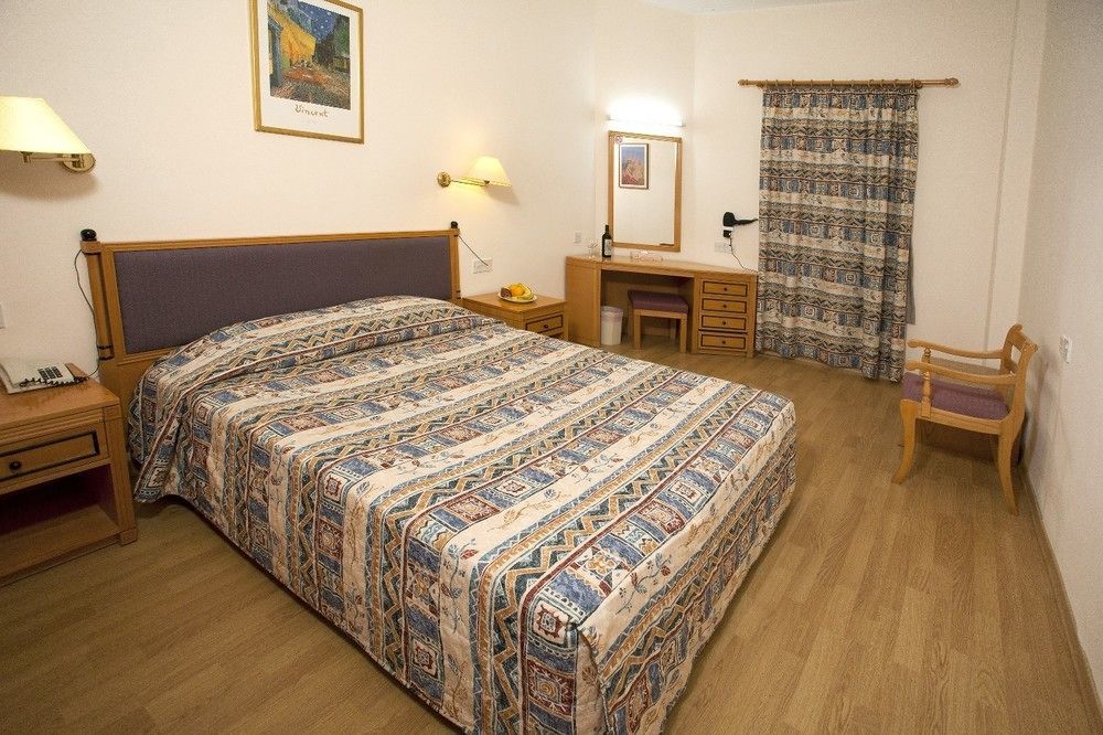 Episkopiana & Sport Hotel 3*