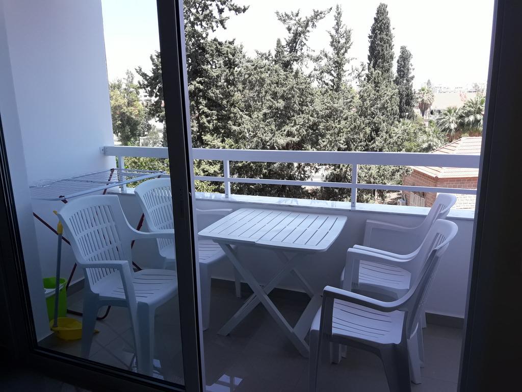 32 Hill Court Apartment