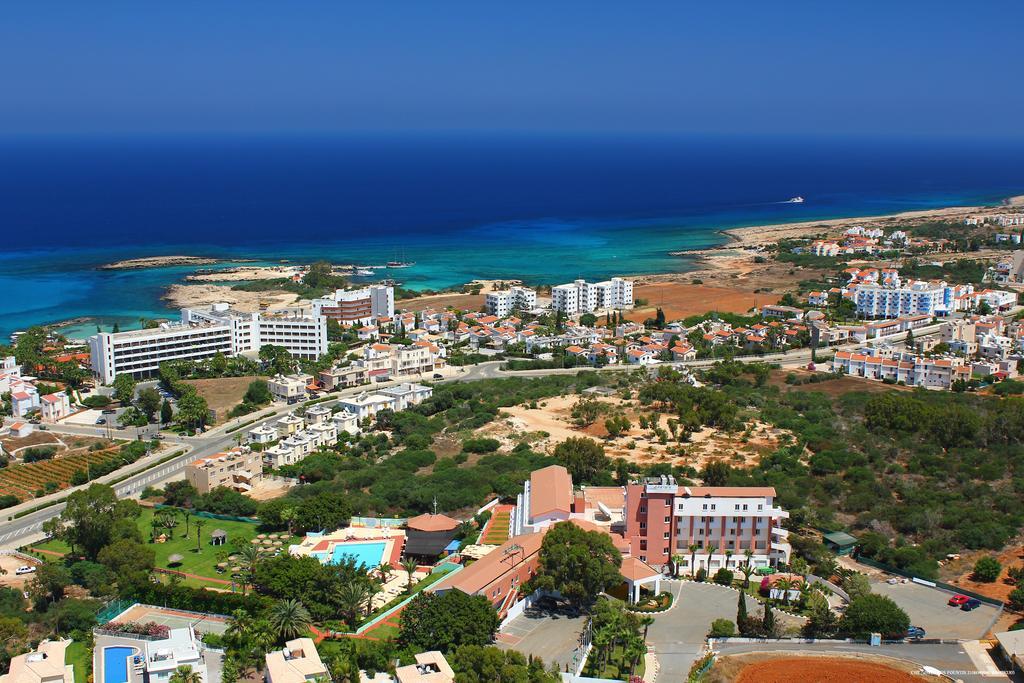 Hotel Adelais Bay 3*