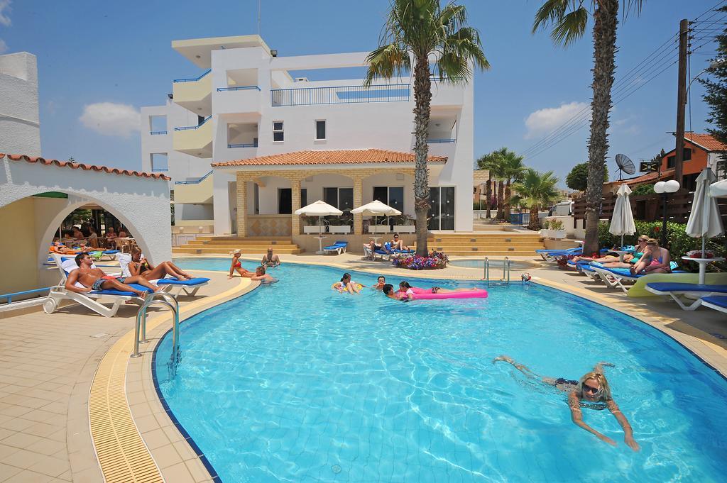 Petrosana Aparthotel 3*