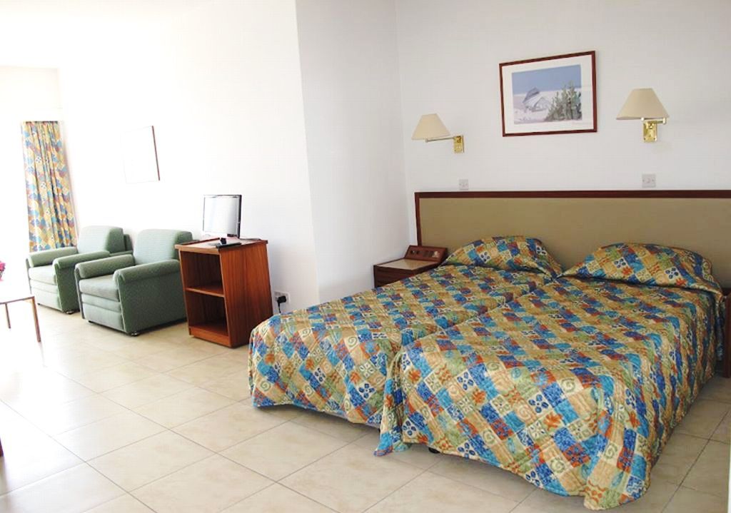 Sun Hall Aparthotel 3*