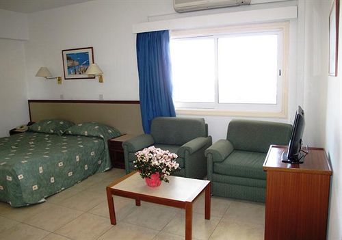 Aparthotel Sun Hall Larnaca