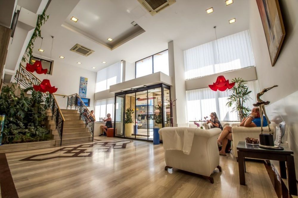 Atrium Zenon Aparthotel Larnaca