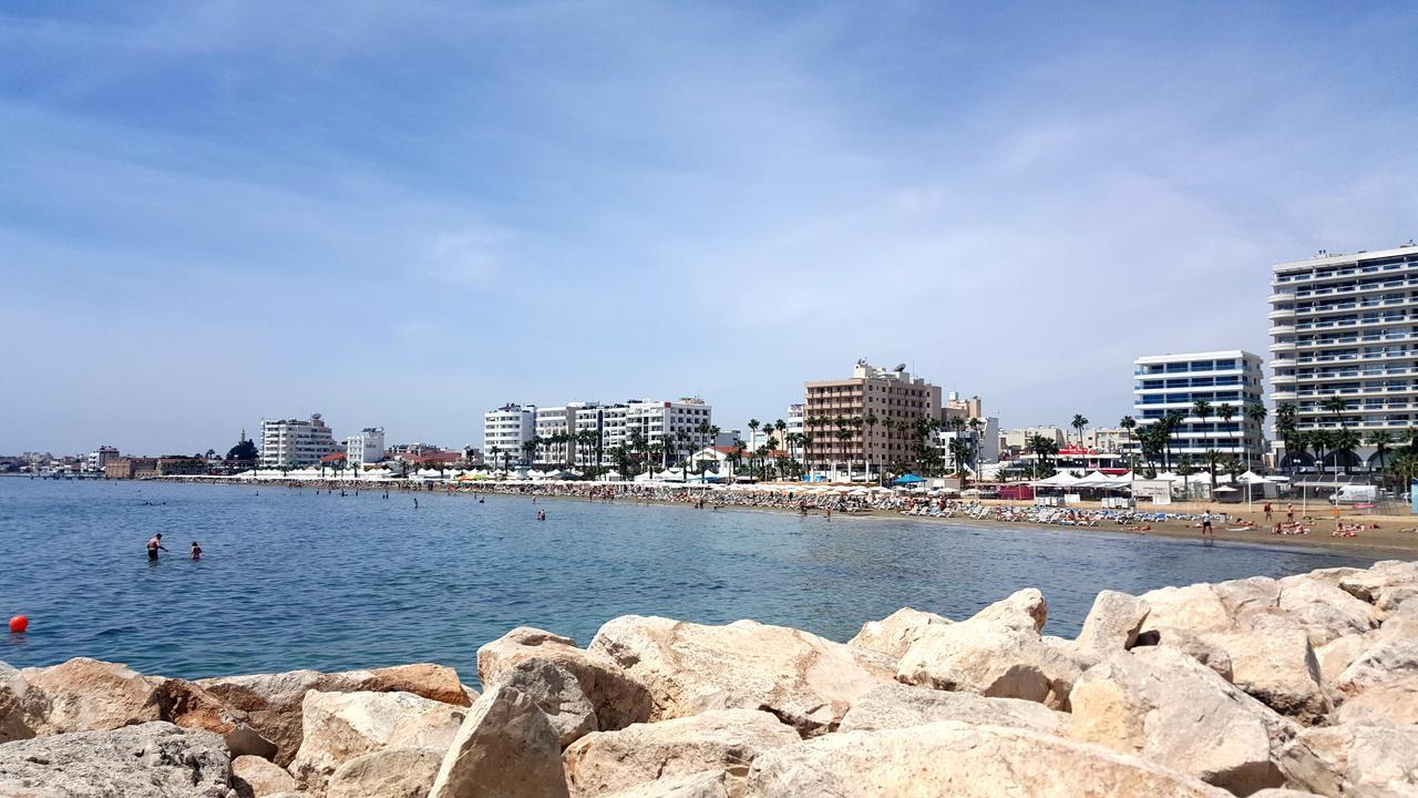 Alex 33
