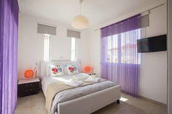 Villa Polyxenia Isaak Dafni *