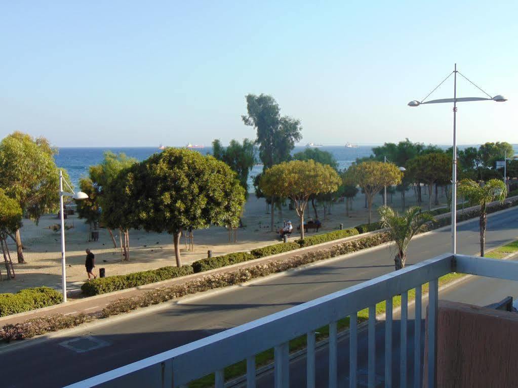 Kanika Sea Forum No. 106 Apartment