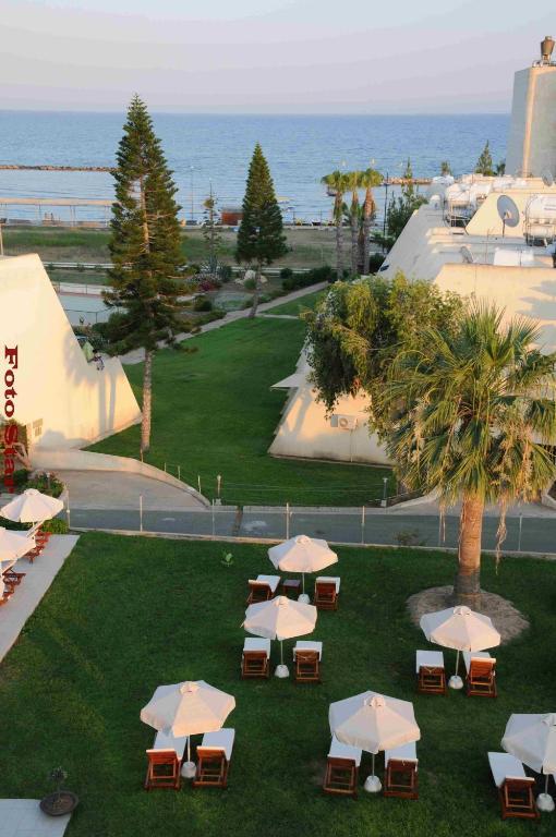 Aparthotel Frixos 3*