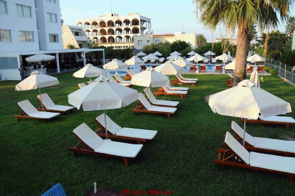 Aparthotel Frixos 3*