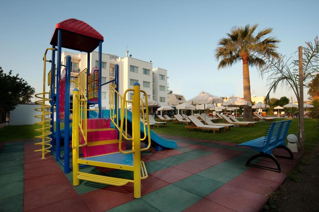 Aparthotel Frixos Larnaca