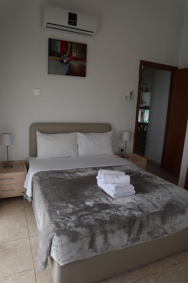 Lp Villa Peyia