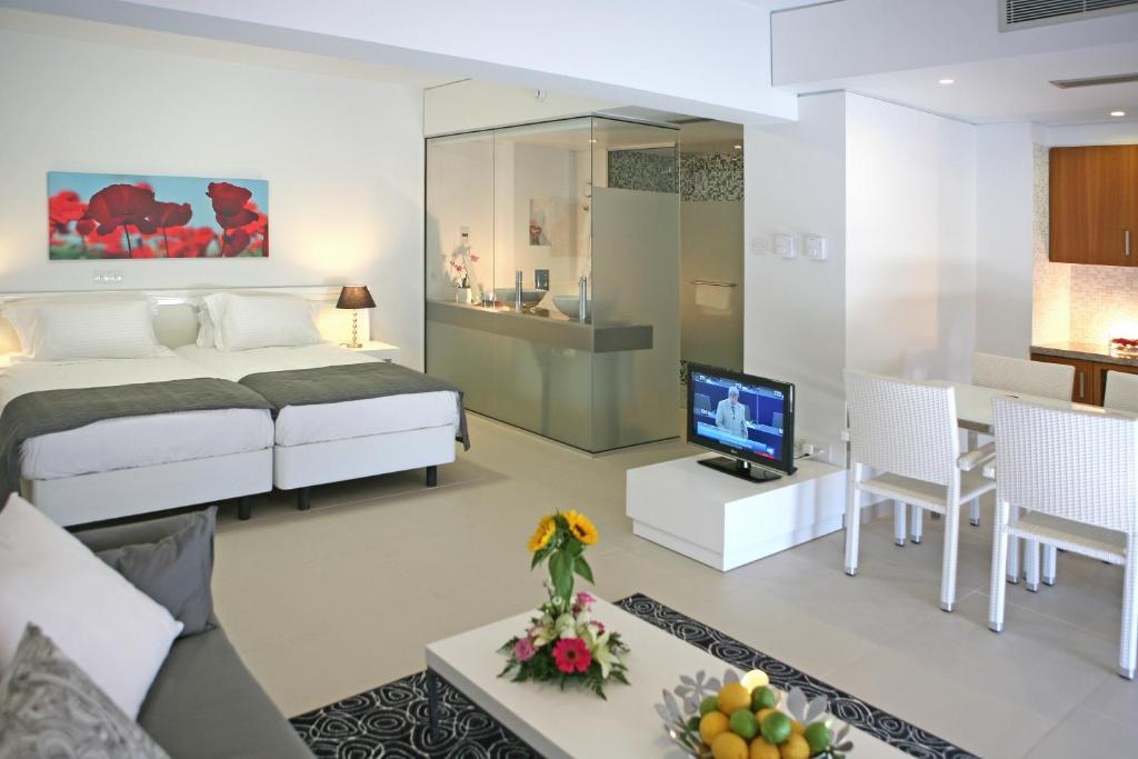 Alva Aparthotel Protaras