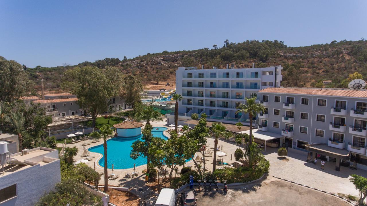 Narcissos Waterpark Aparthotel 4*