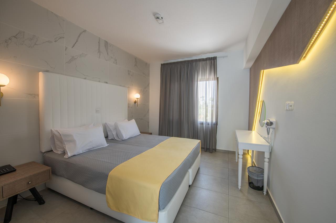Narcissos Waterpark Aparthotel 4*
