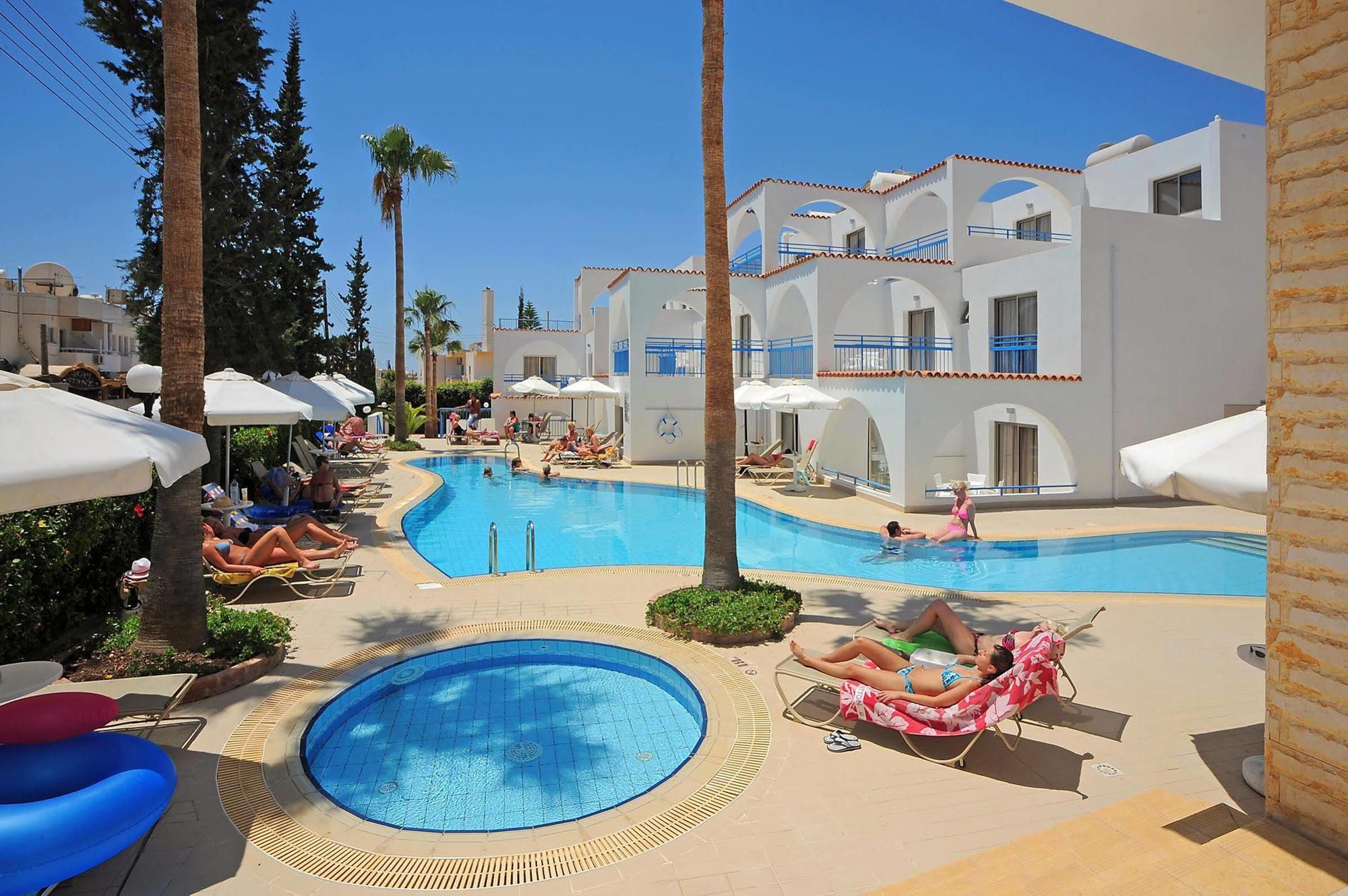 Petrosana Aparthotel Ayia Napa