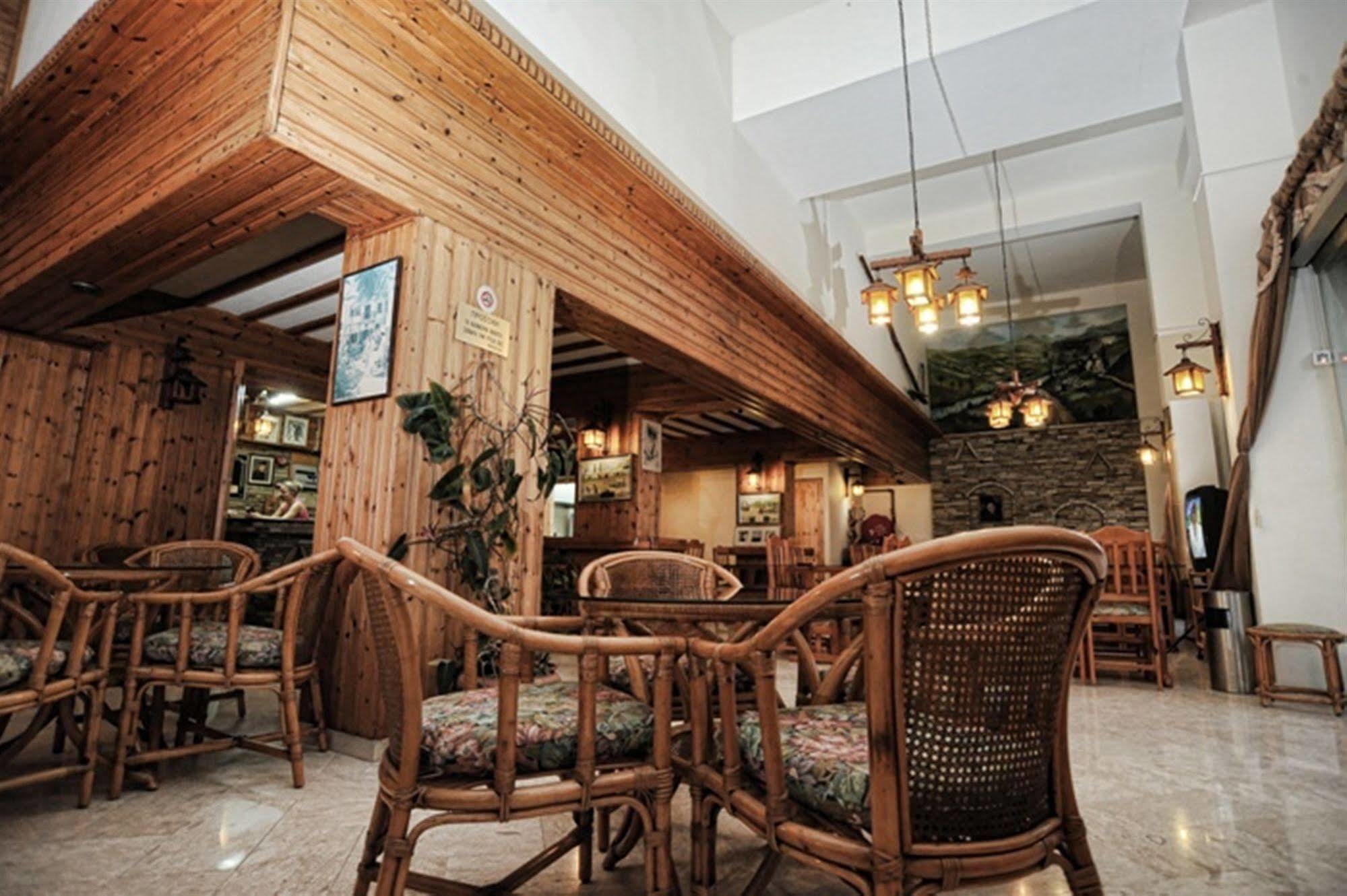 Hotel Elysso