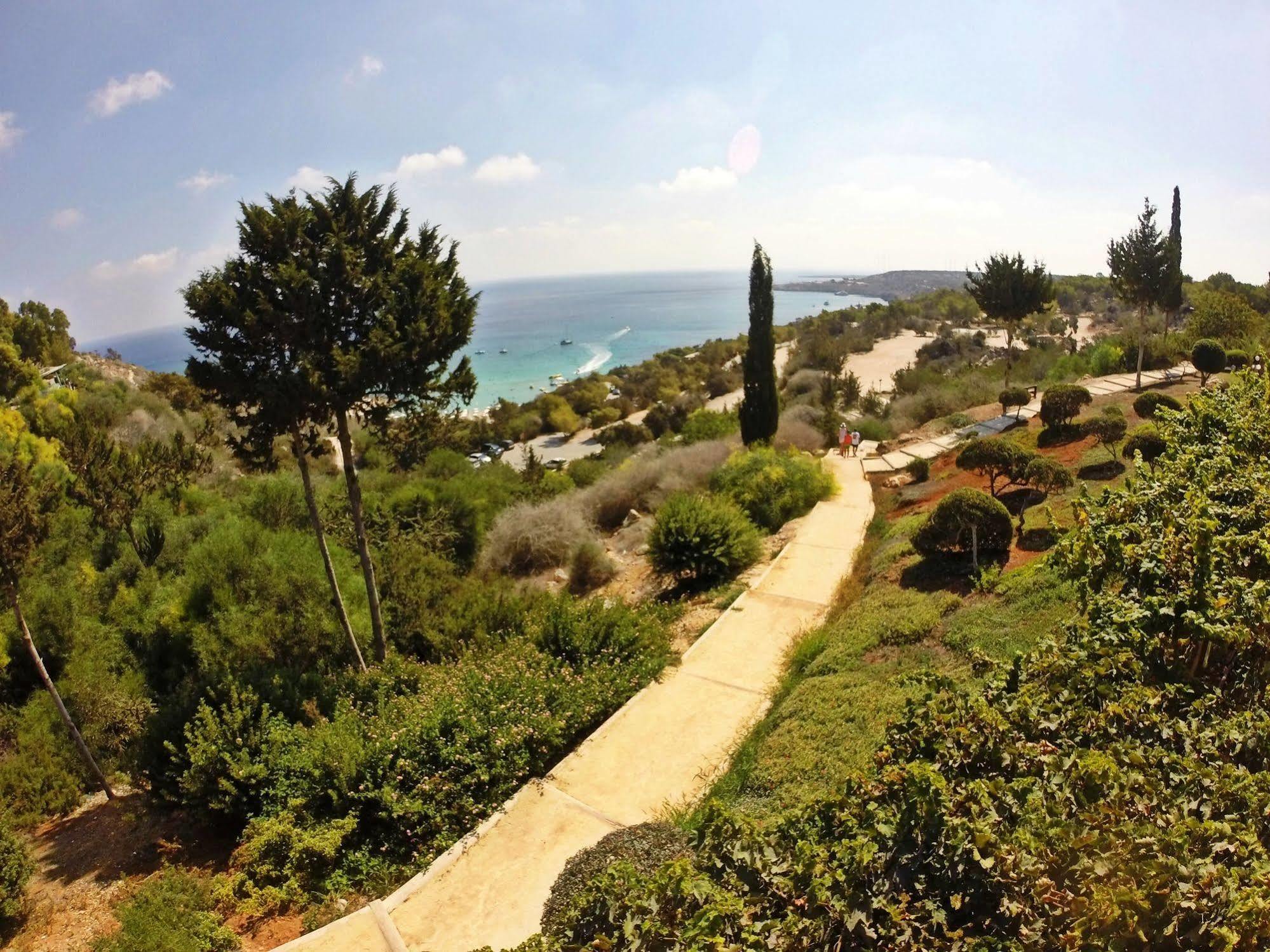 Konnos Bay