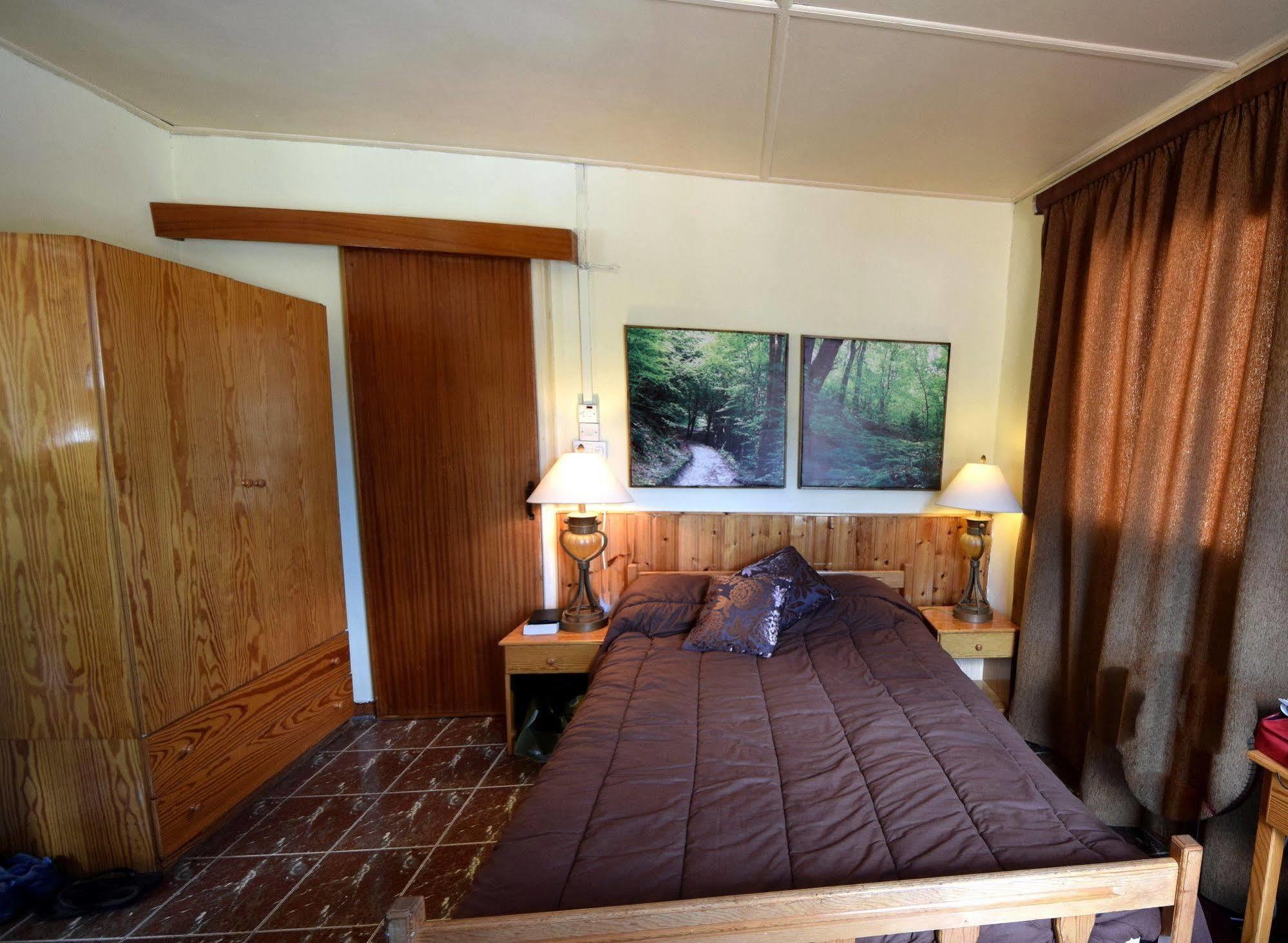 Hotel Christys Palace Pedhoulas