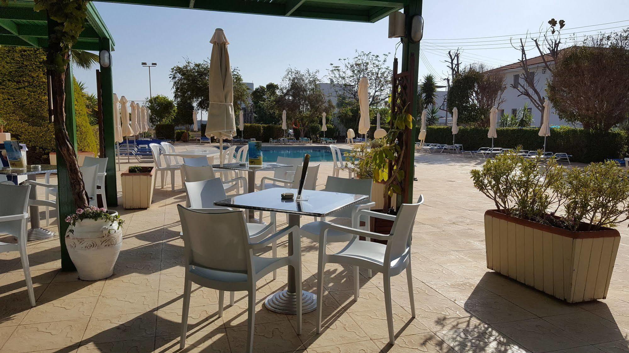Aparthotel Mandalena 3*