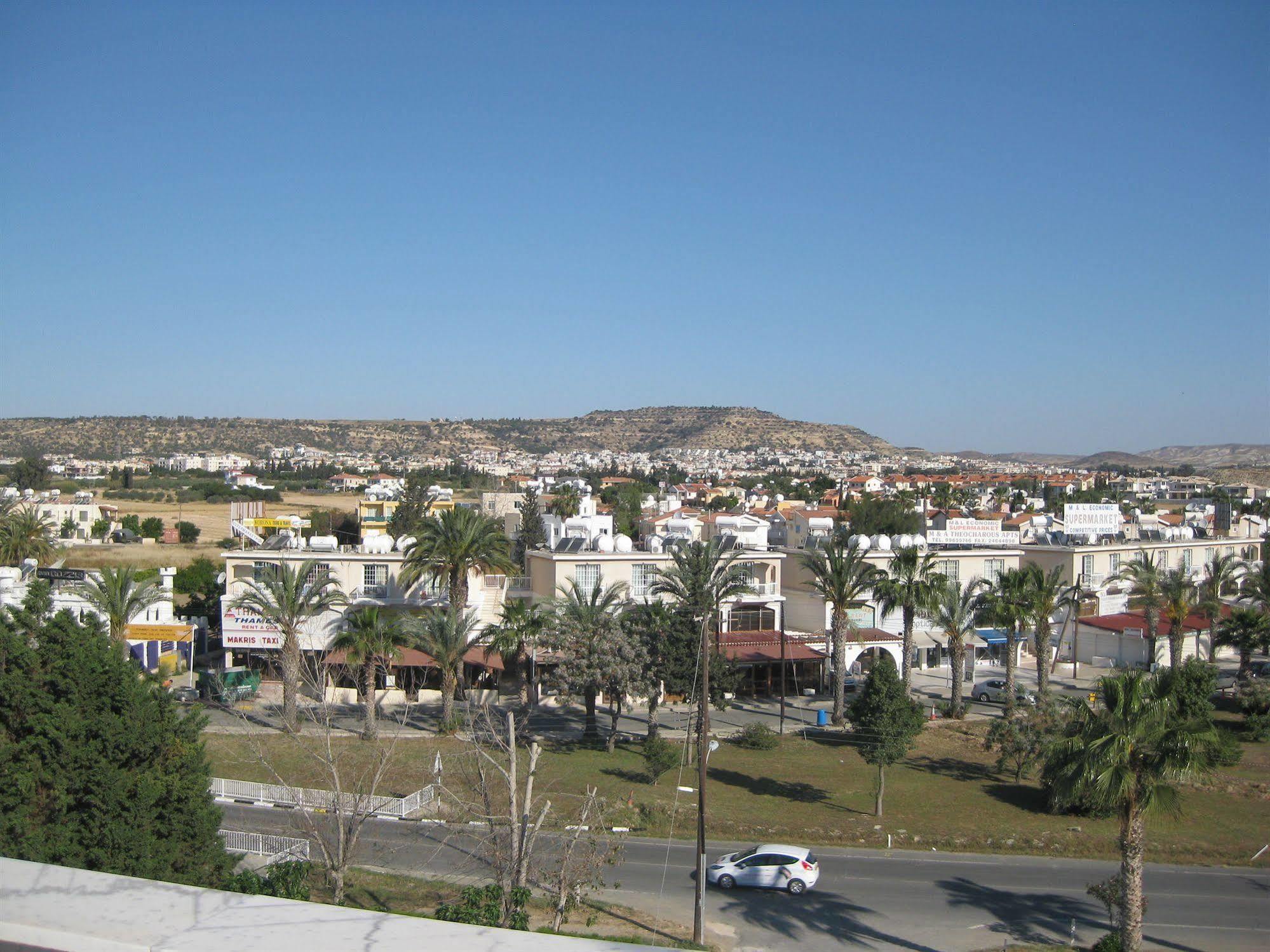Aparthotel Frixos 3*