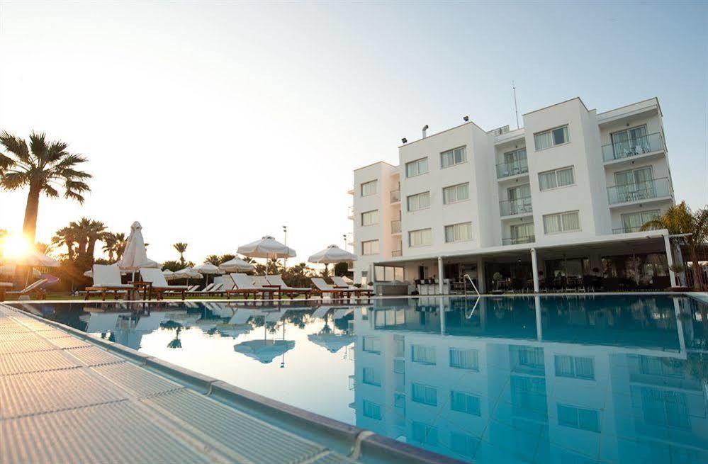 Frixos Aparthotel