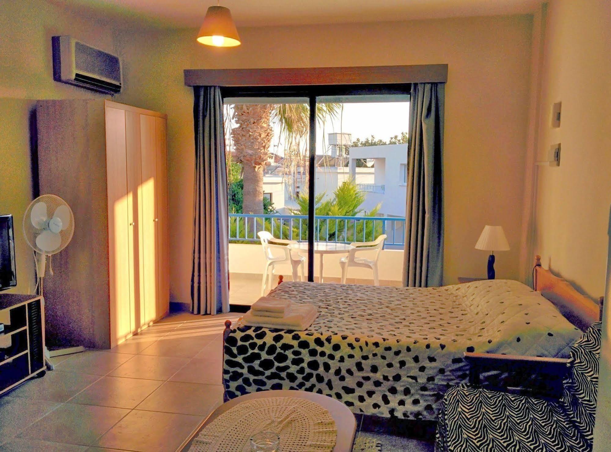 Aparthotel Zoe's Court