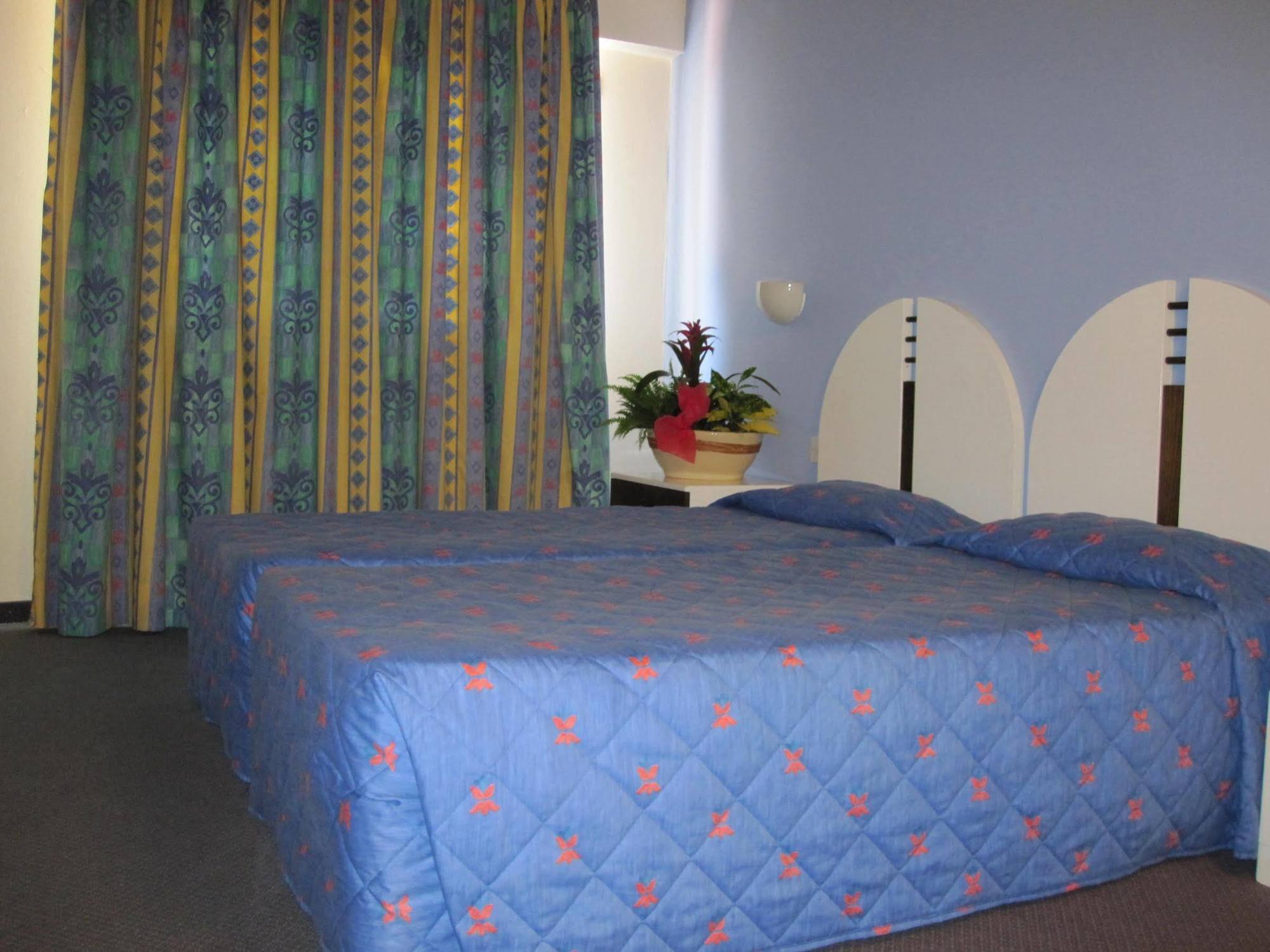Crown Elamaris Aparthotel