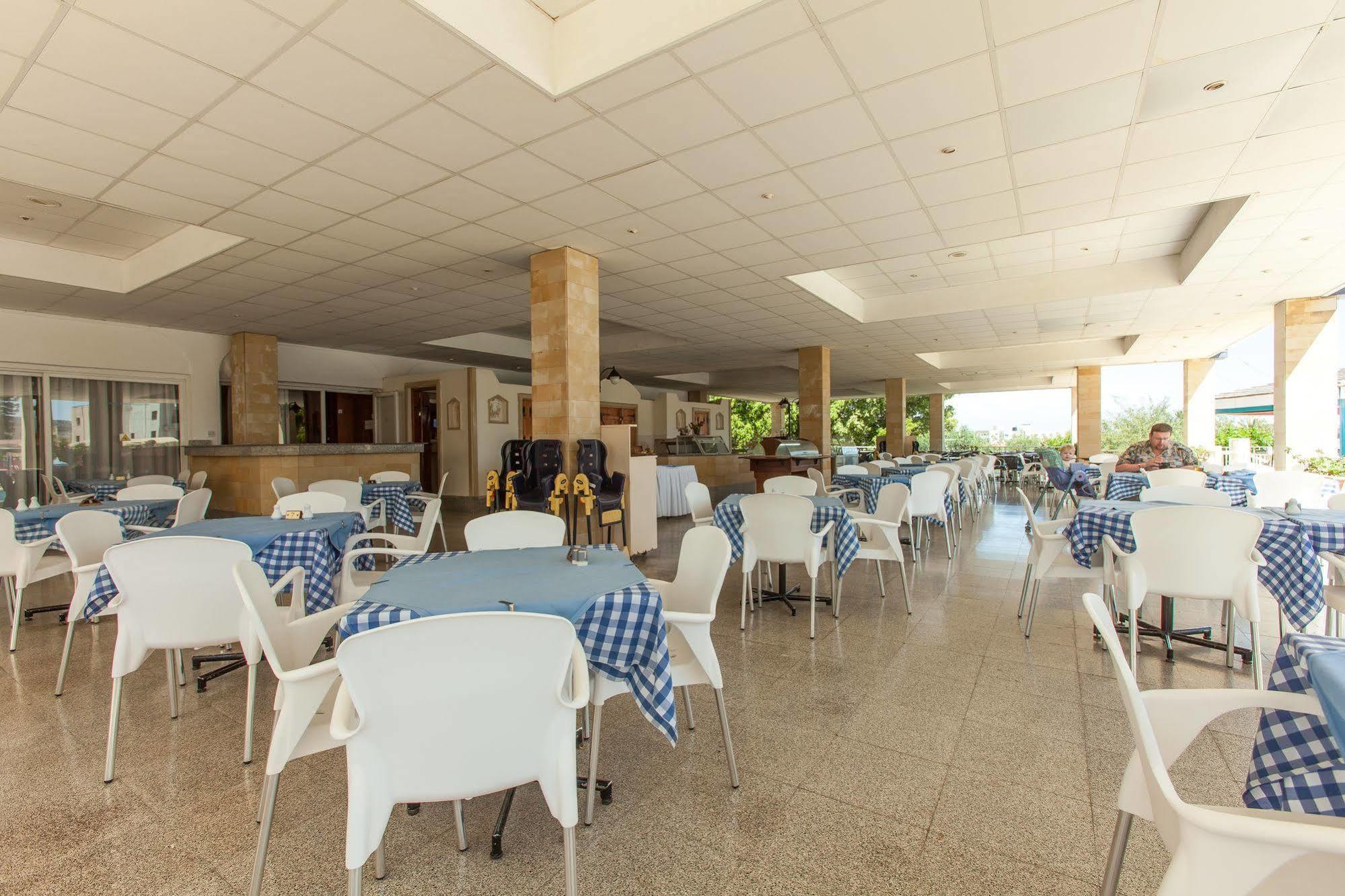 Aparthotel Crown Elamaris