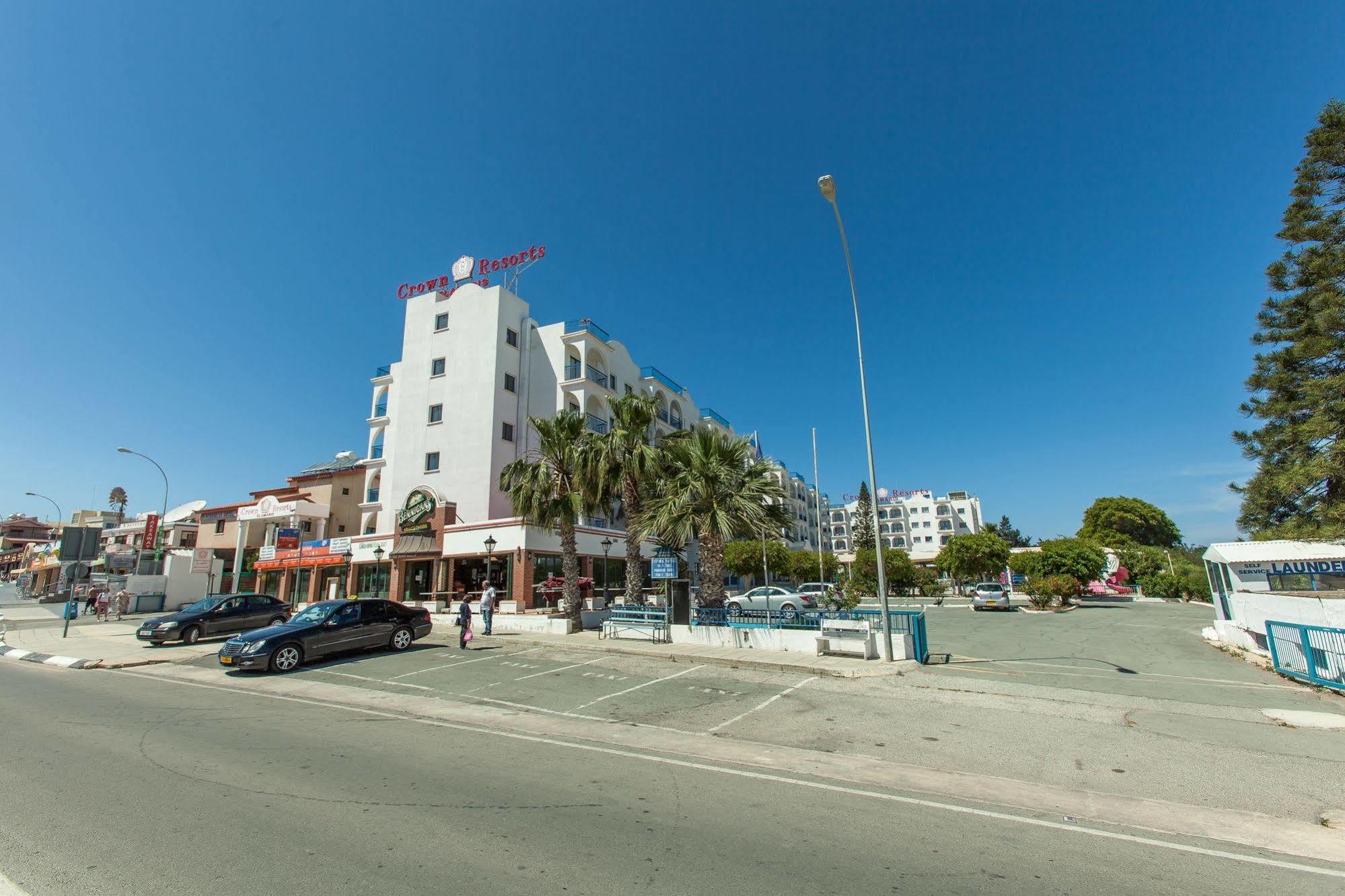 Crown Elamaris Aparthotel 3*