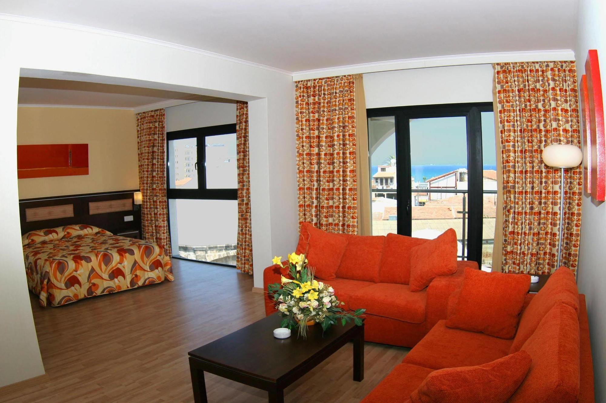 Livadhiotis Hotel