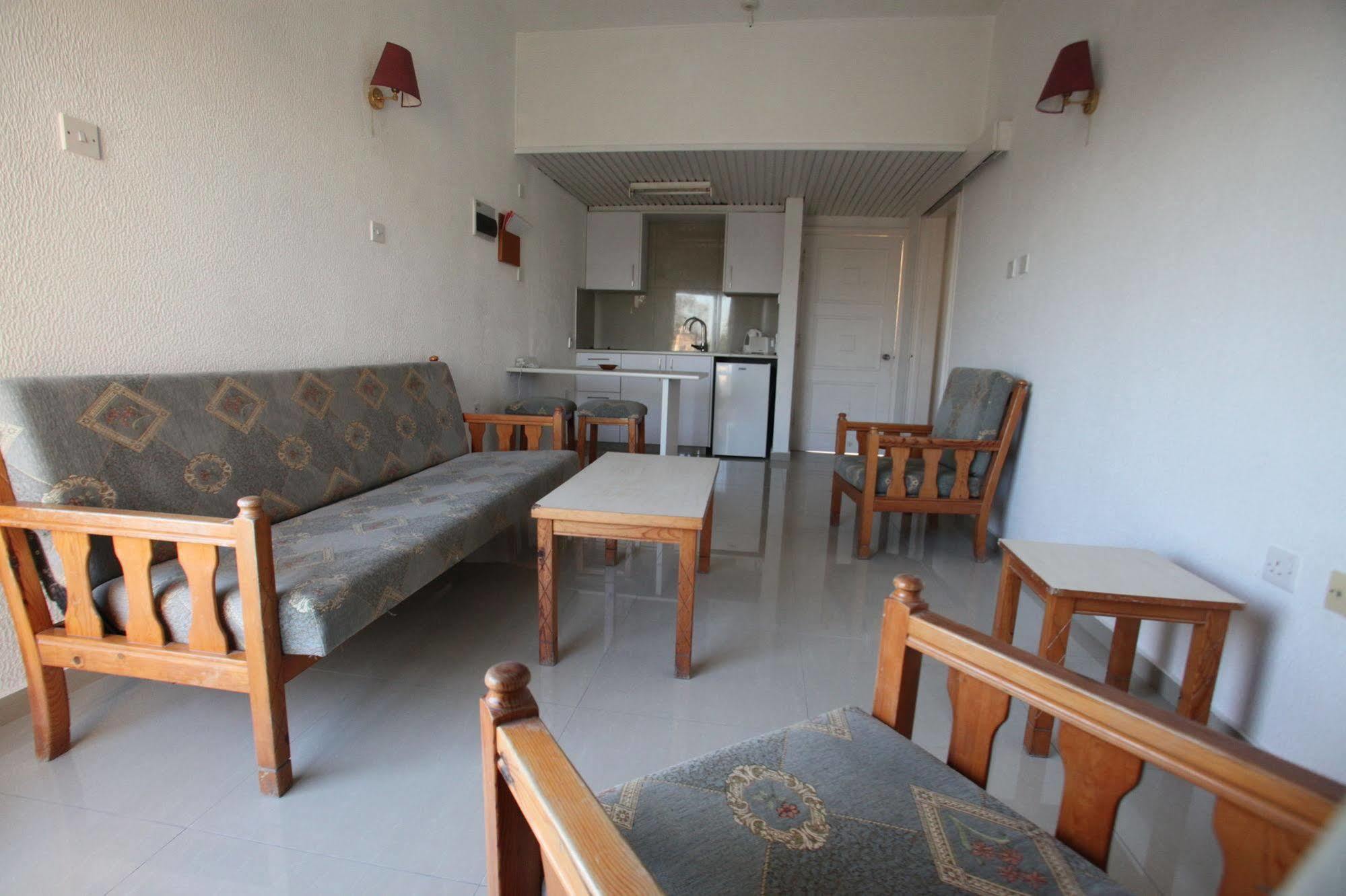 Aparthotel Sea 2*