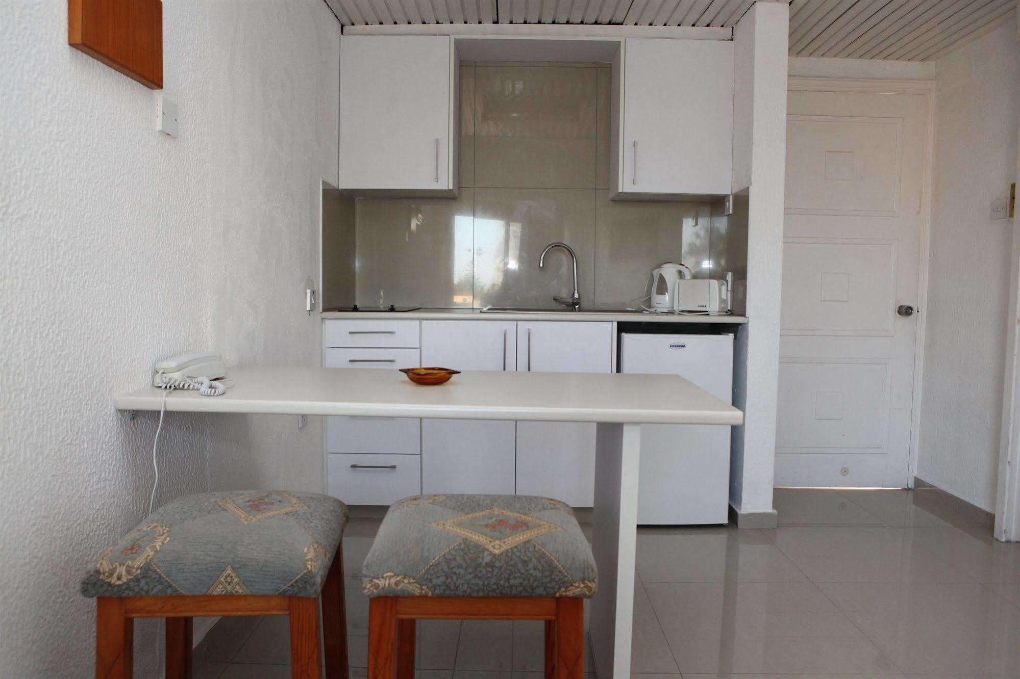 Aparthotel Sea Larnaca