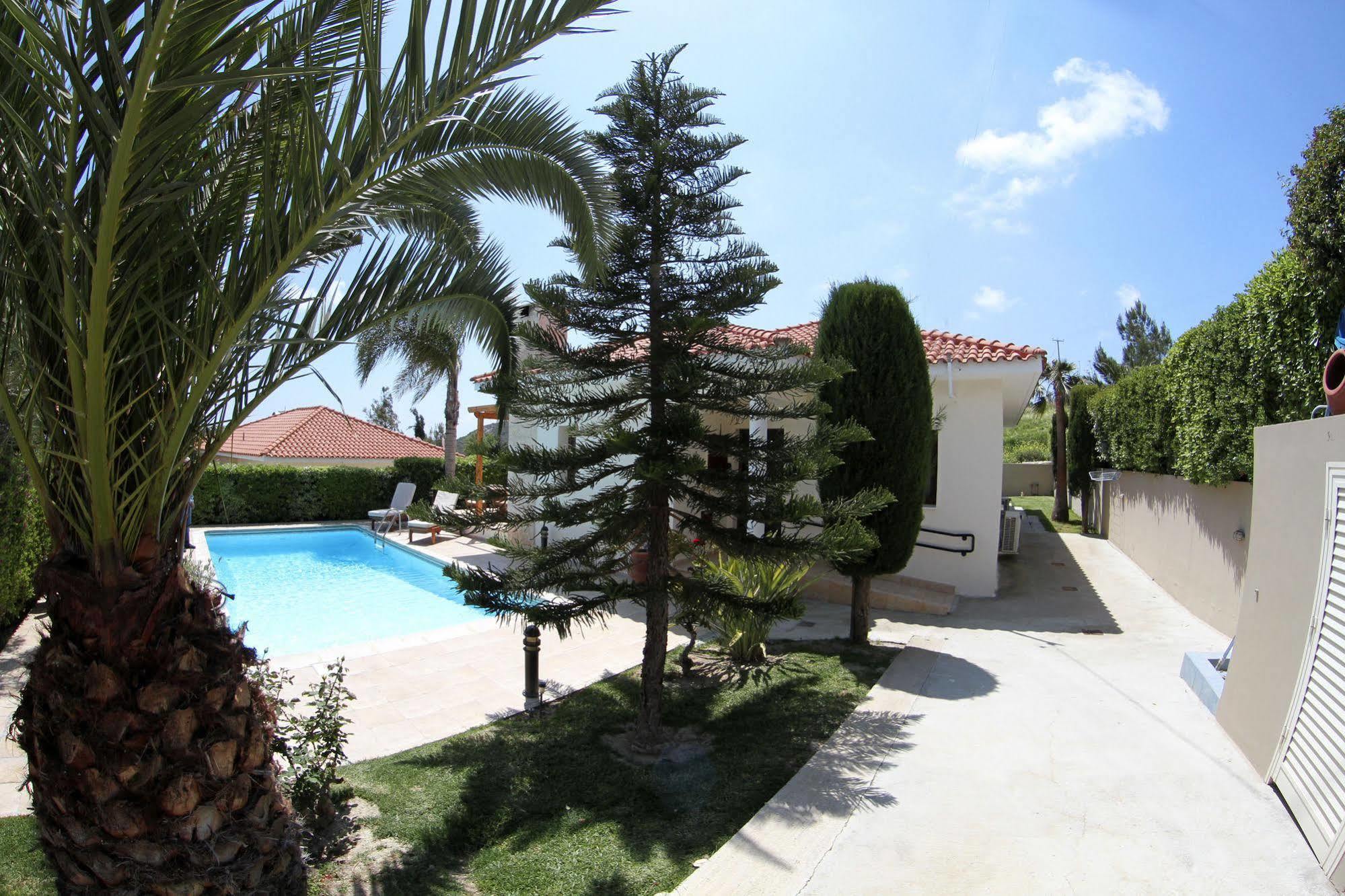 Eve Soultanina Villa