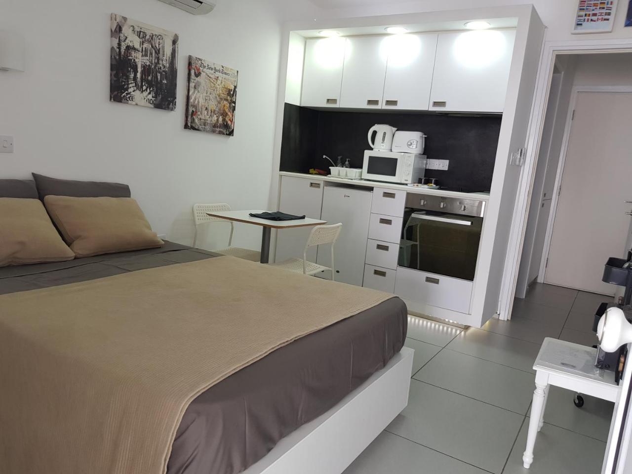 Yialos Holiday Apartments Apartment Perivolia
