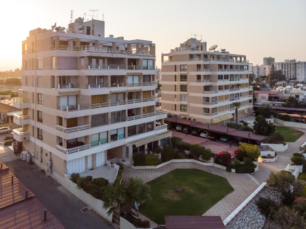 Lazuli Beachfront Sea View Ap144 Apartment Larnaca