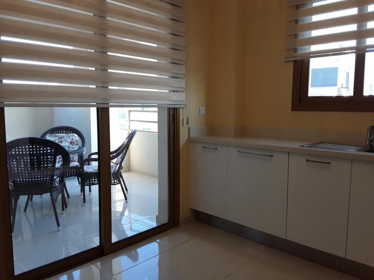 Rezial * Larnaca
