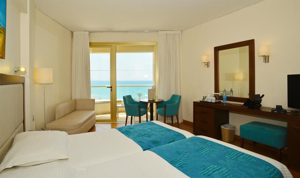 Resort Golden Bay