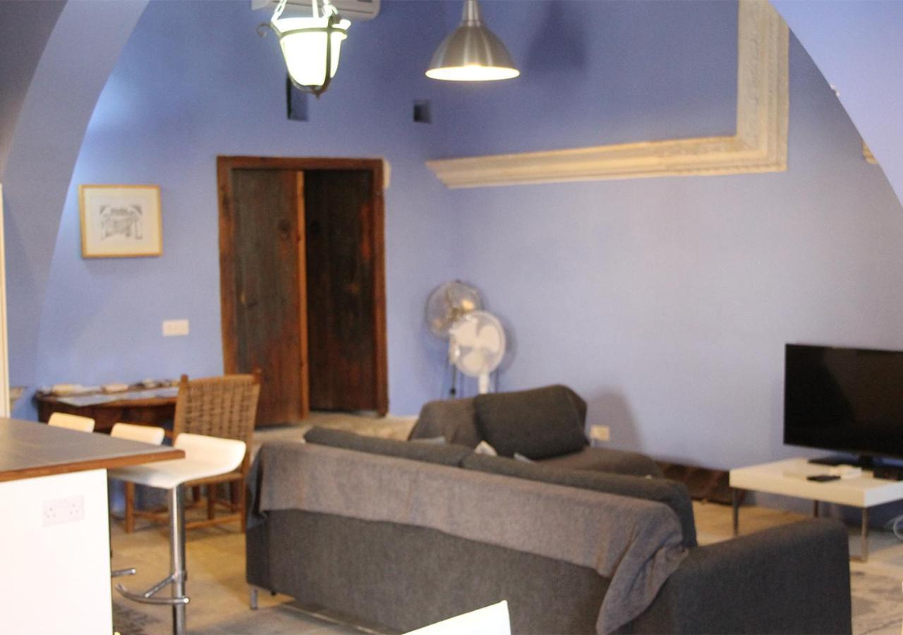 Blue Oak House * Larnaca