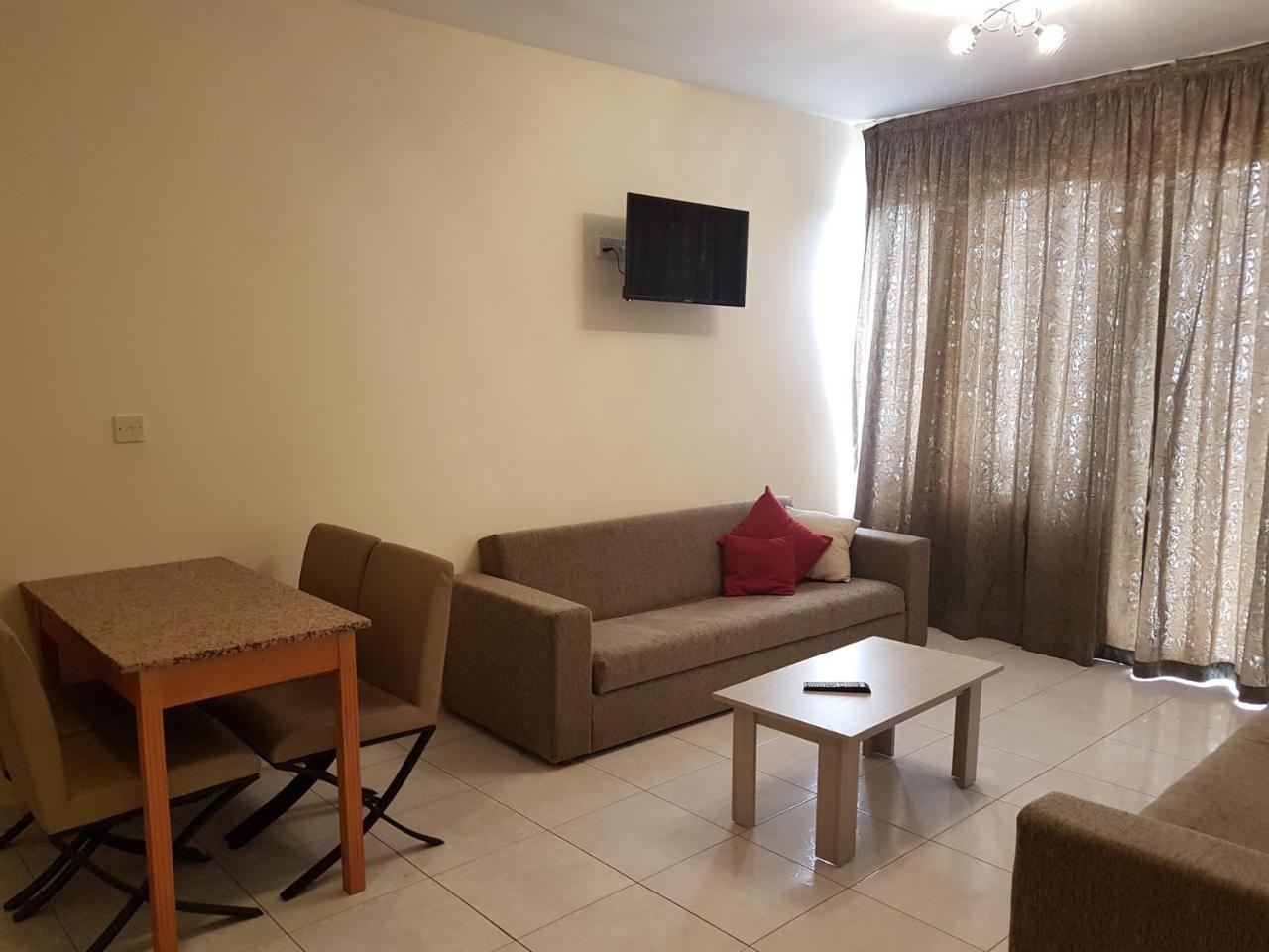 Tasiana Star Aparthotel