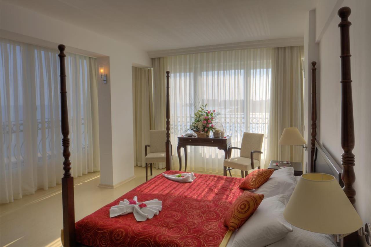 Ada Beachfront Boutique Hotel & Restaurant