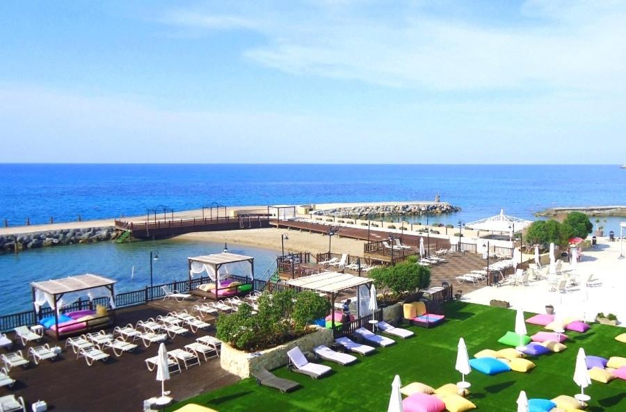 Ada Beachfront Boutique Hotel & Restaurant Hotel 3*