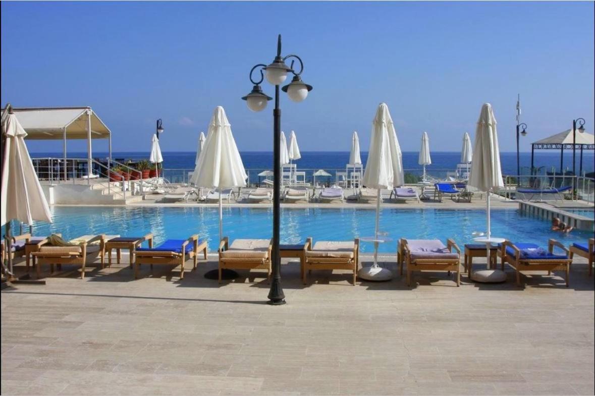 Ada Beachfront Boutique Hotel & Restaurant Hotel 3*
