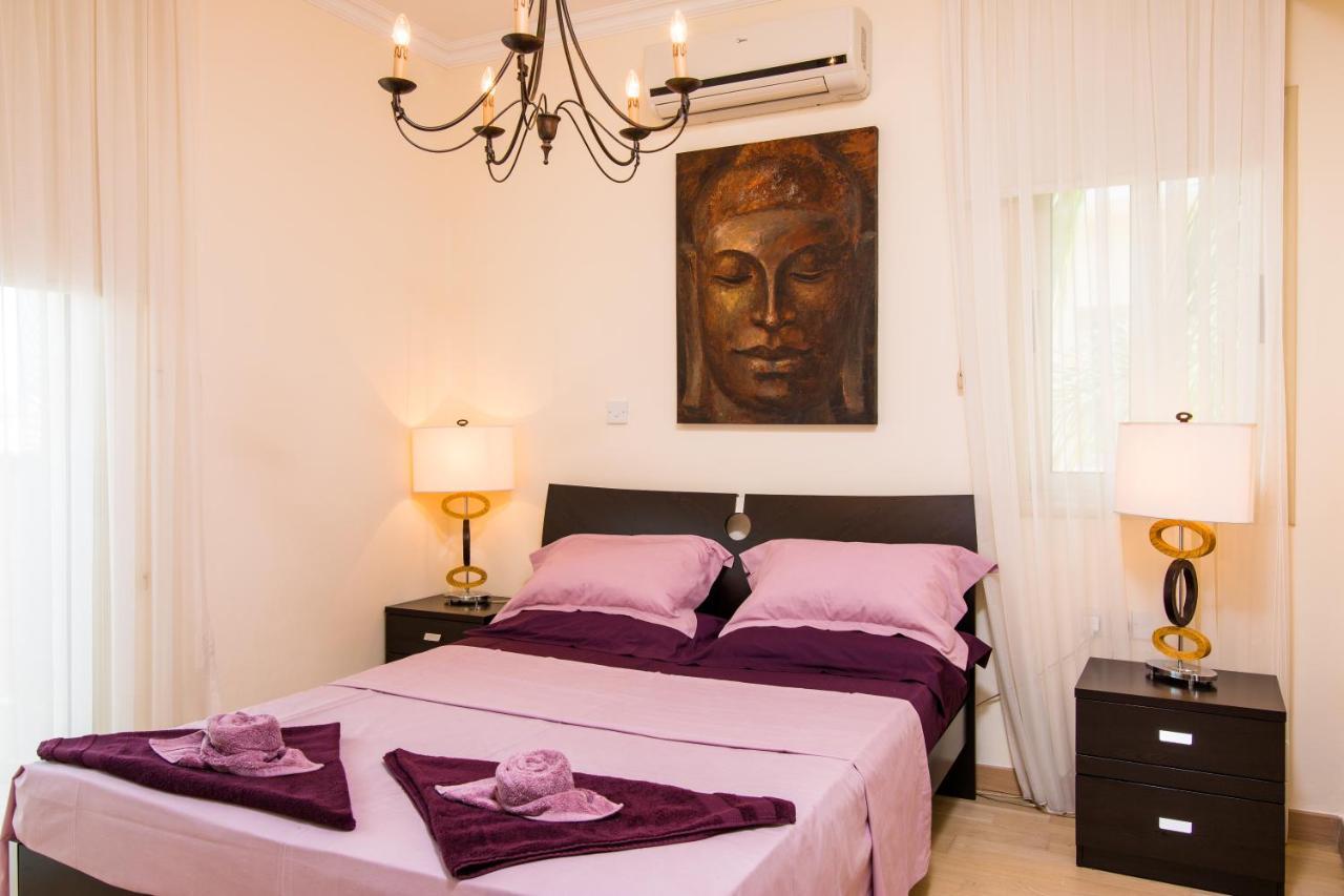 Villa Amadora Luxury Villas Pernera