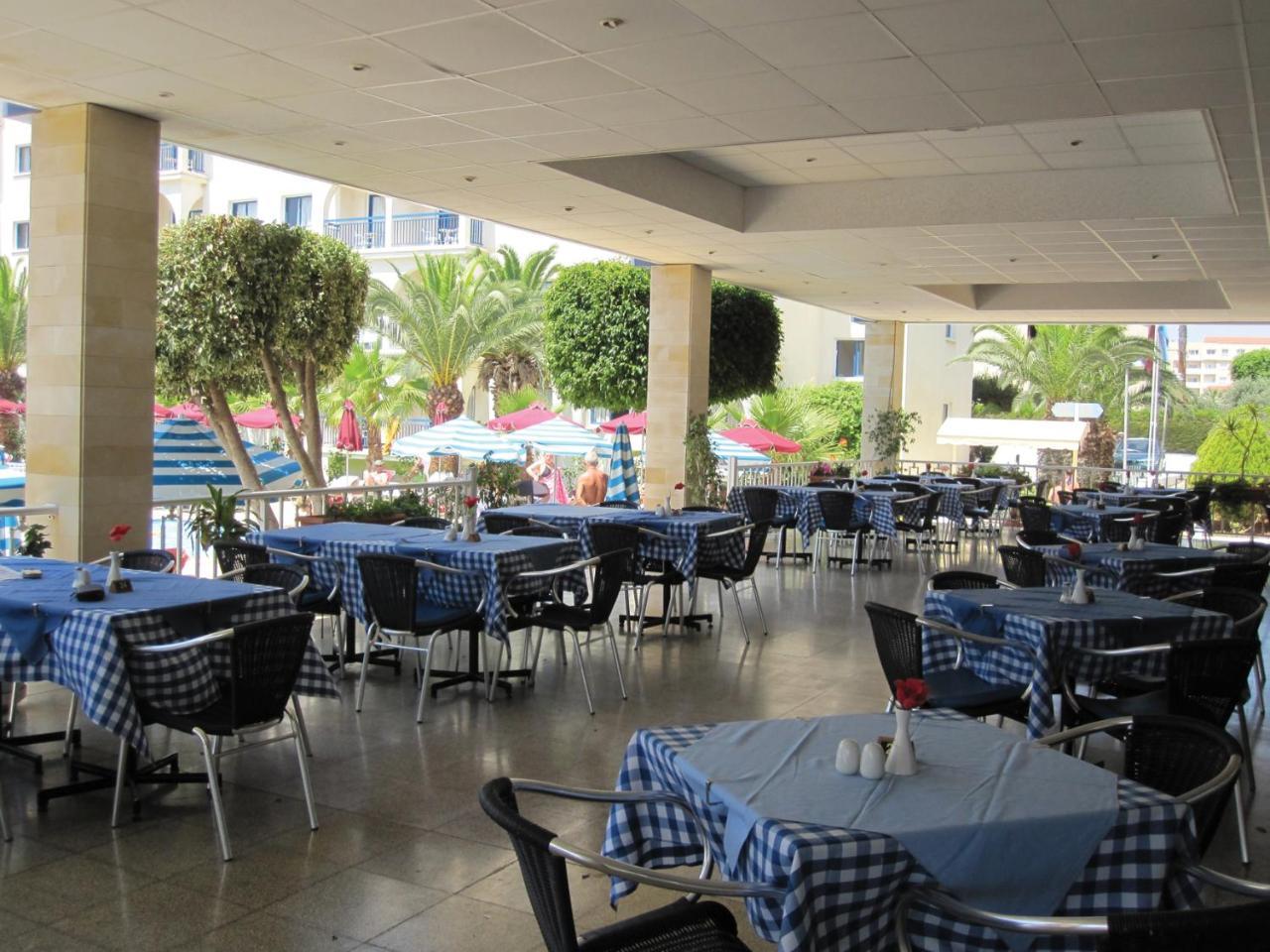 Aparthotel Crown Elamaris