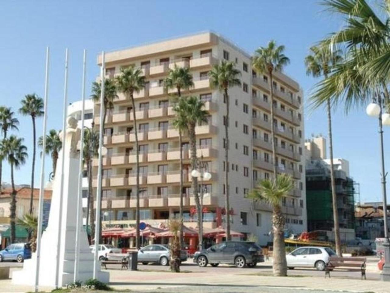 Apartment Ithaki Phinikoudes No. 205 *
