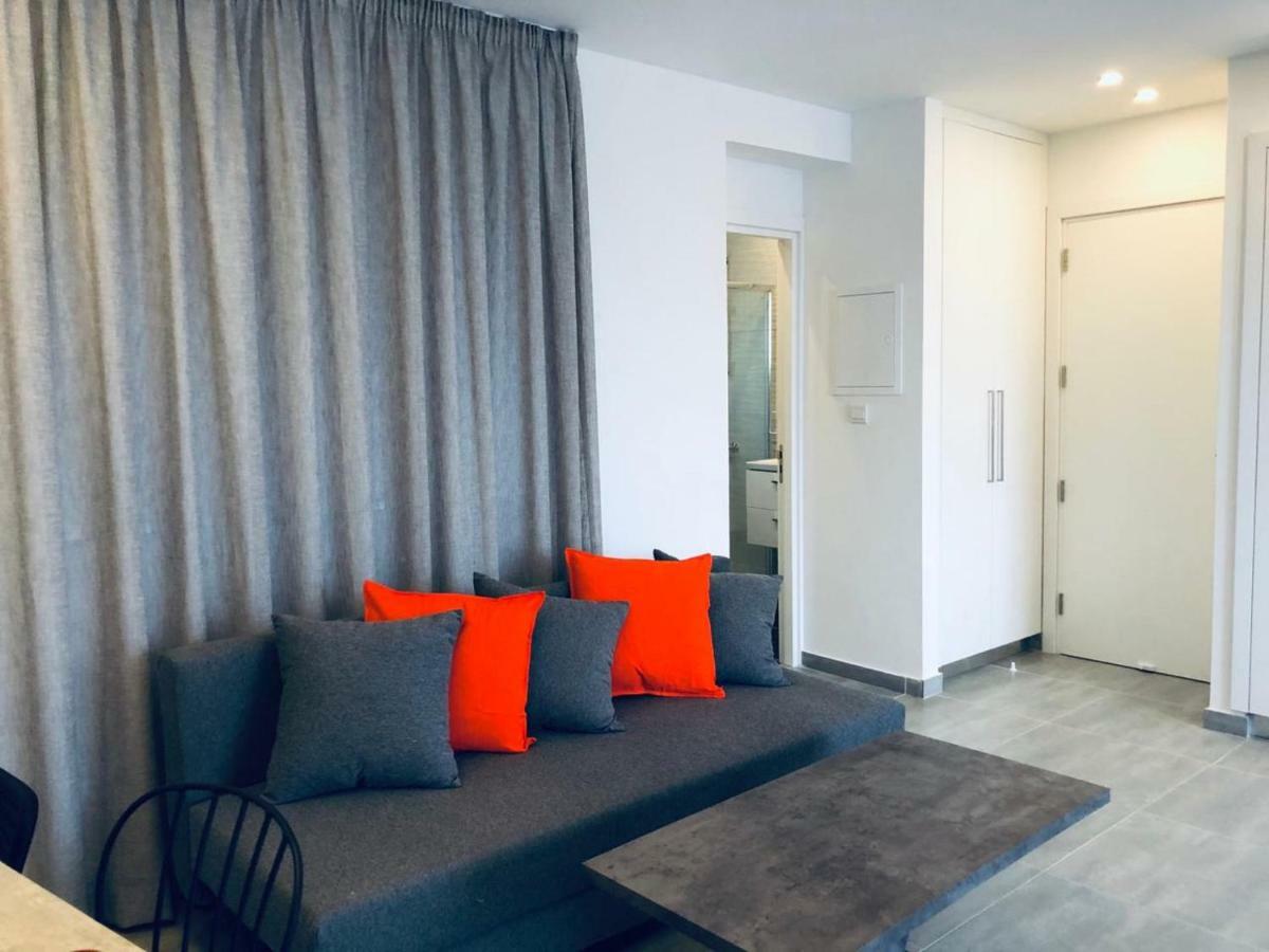 White 11 Aparthotel Larnaca