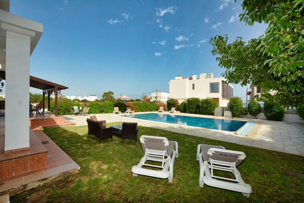 Mia Agia Napa