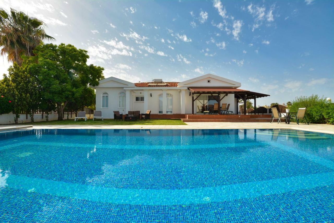 Mia Agia Napa