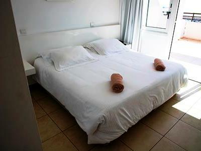 Sun Hall Aparthotel Larnaca